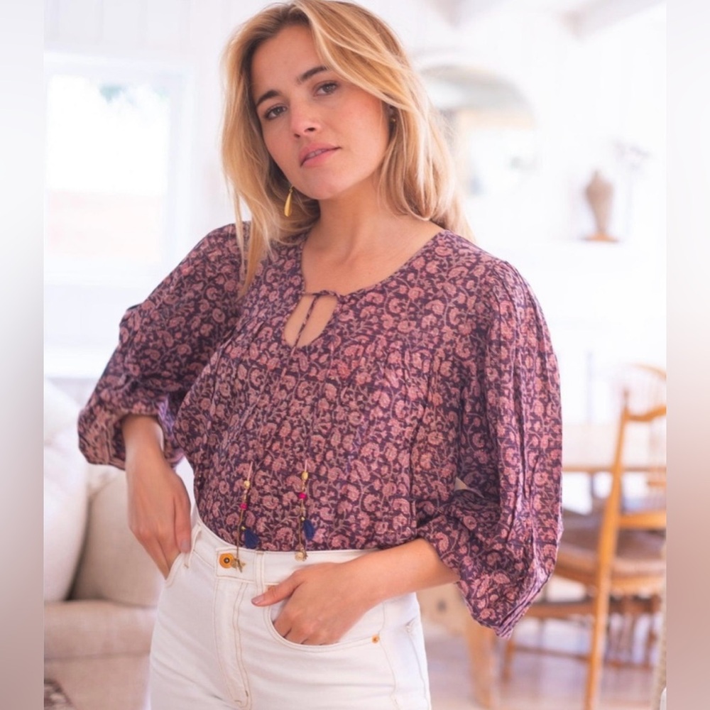 Gorgeous top BELL by Alicia BELL size medium